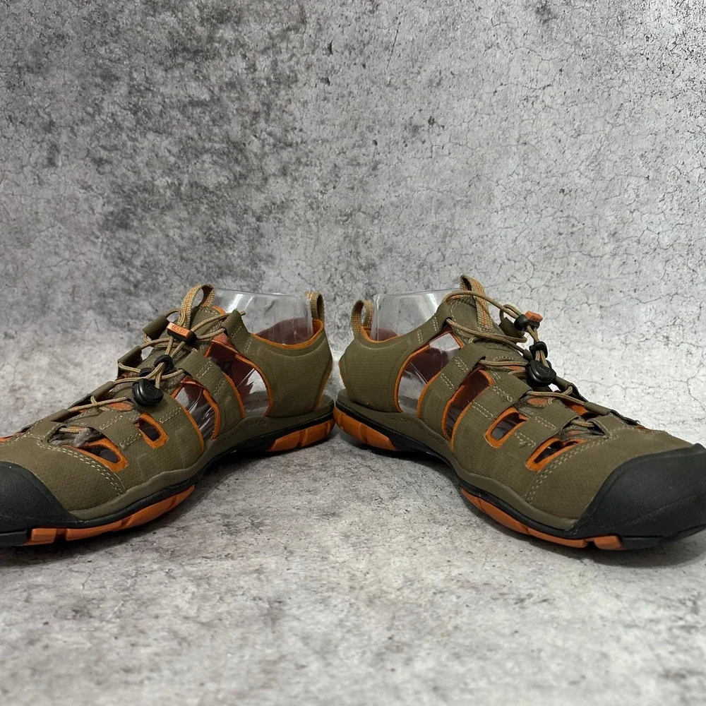 KEEN Clearwater CNX Sandals Mens 9 Brown Water Hiking Outdoor Bungee